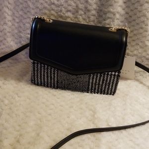 Houndstooth Tweed Crossbody ✨